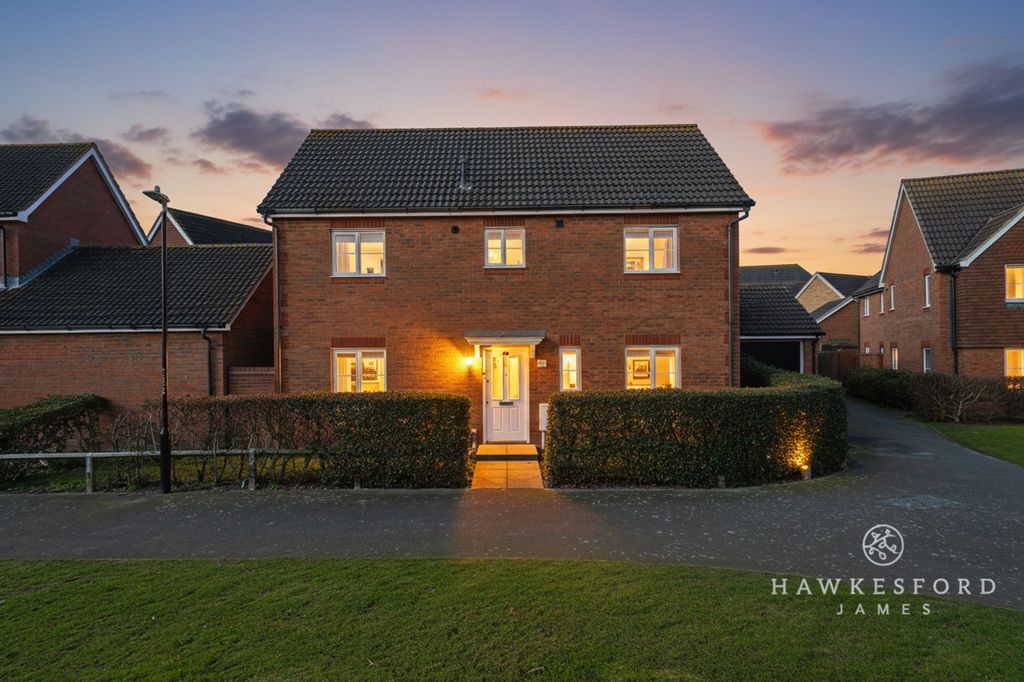 Property photo 1 of 17 George Walk, Sittingbourne - Front