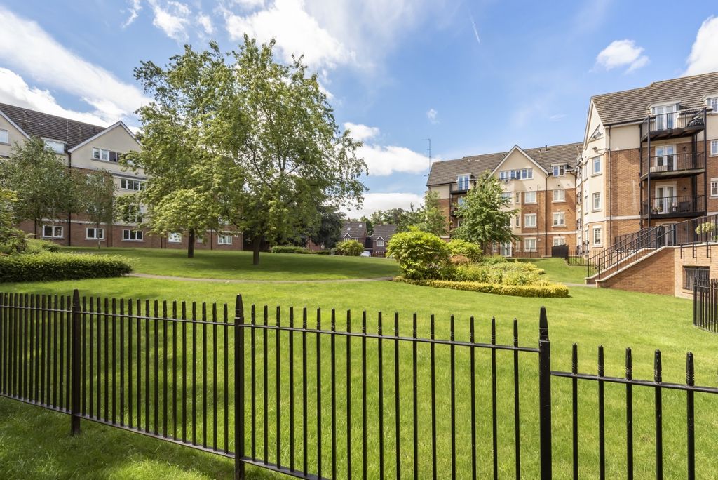 Property photo 3 of 7 Outside