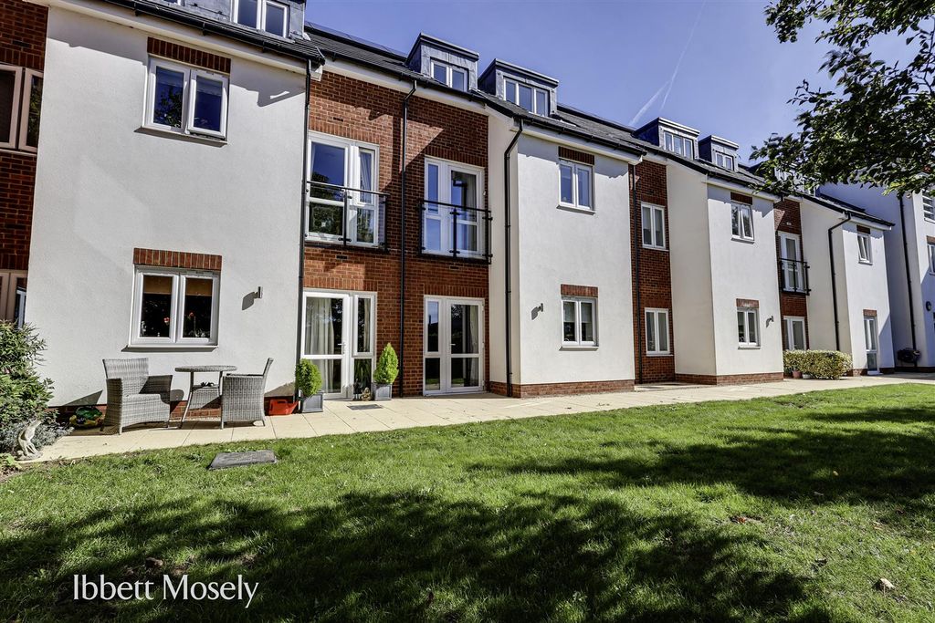 Property photo 2 of 16 19 Back.Jpg