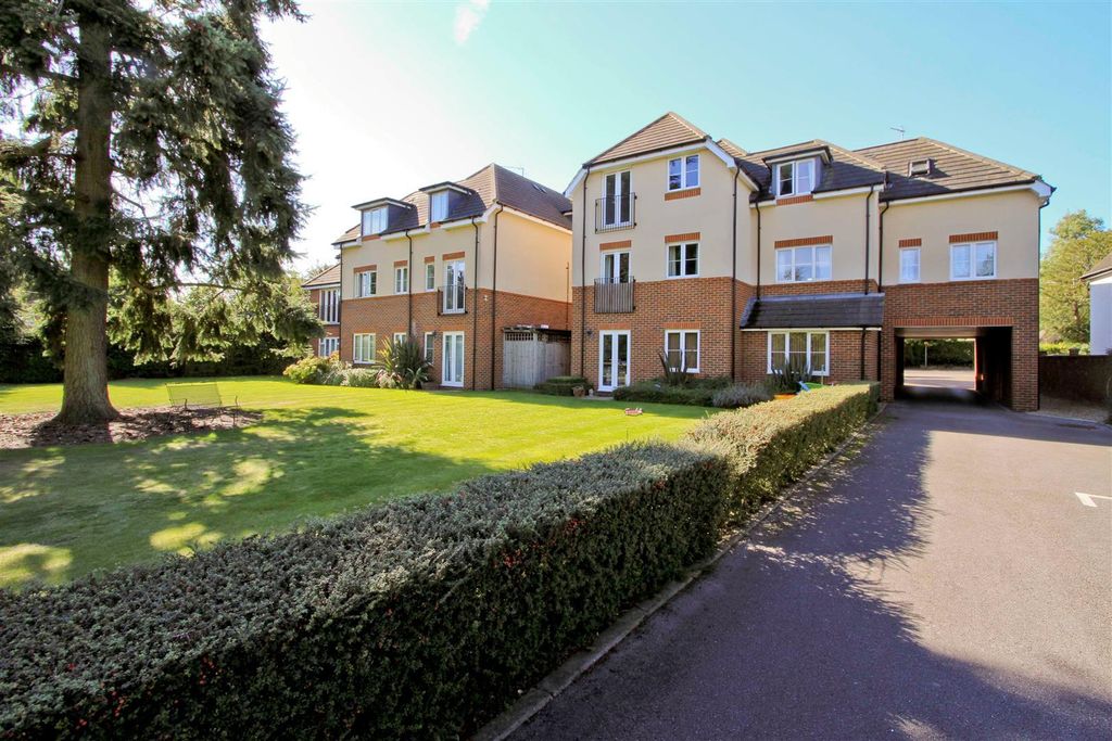 Property photo 1 of 11 Overton House Rear External