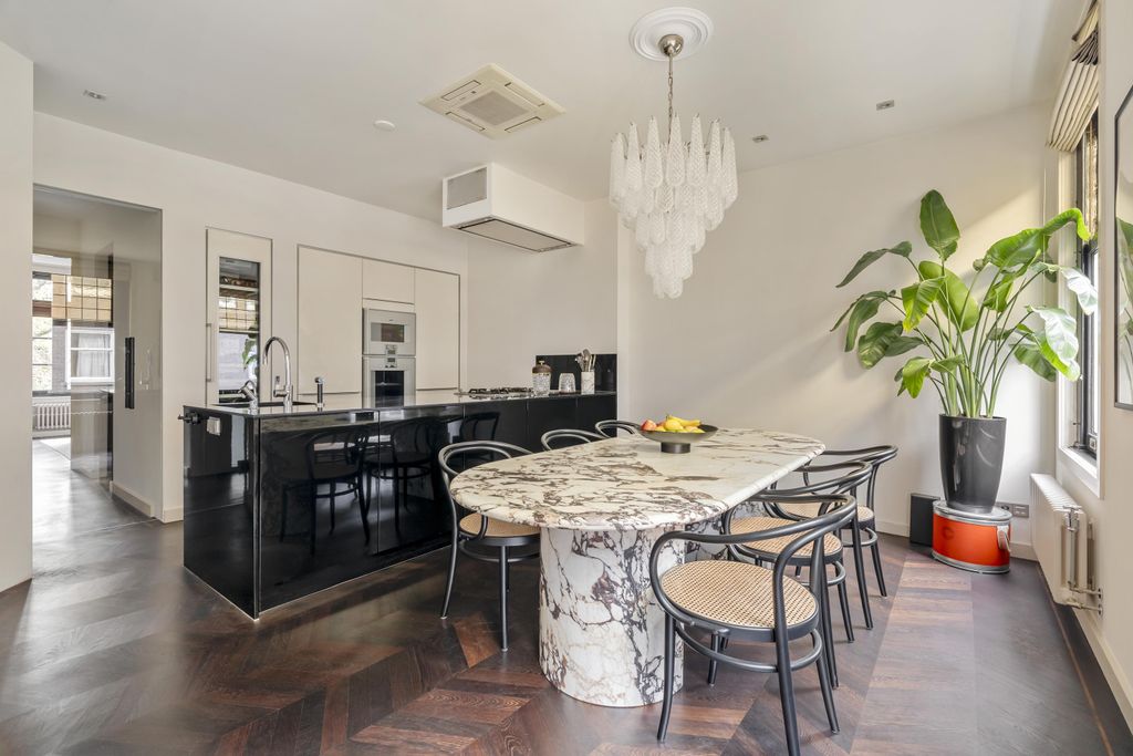 Property photo 2 of 47