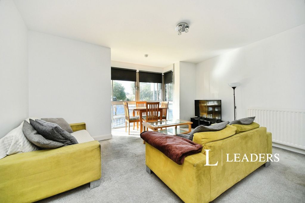 Property photo 2 of 16 Pbox-Img.Jpg