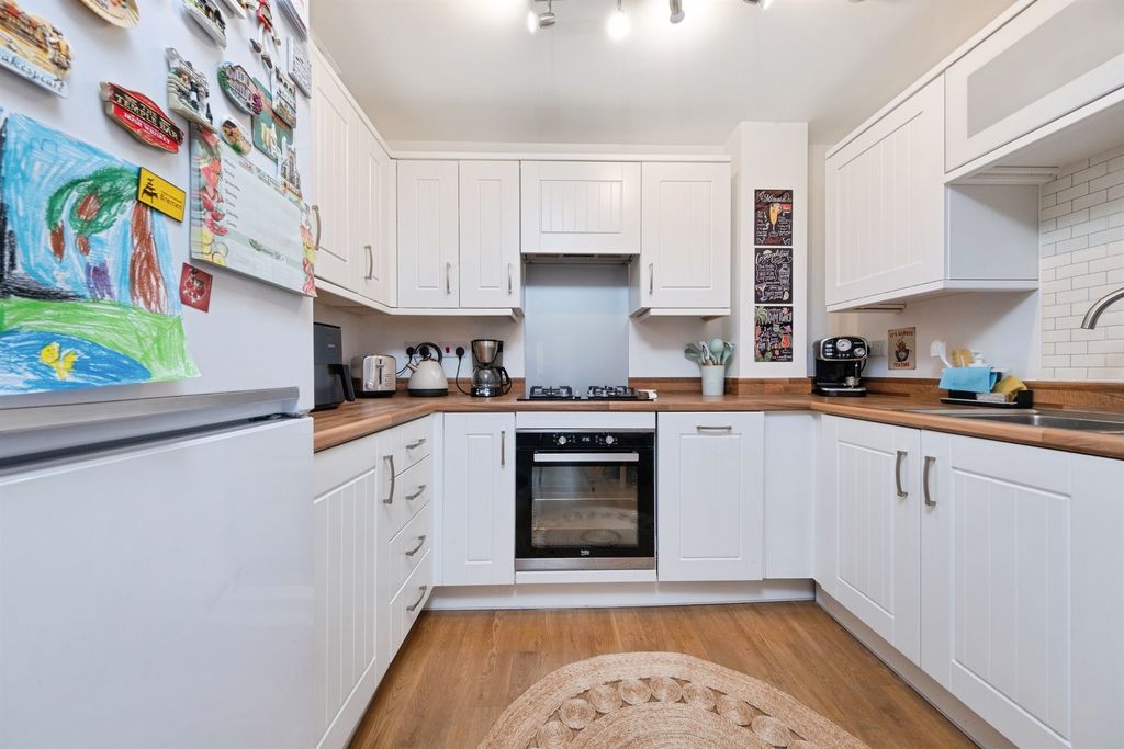 Property photo 3 of 16