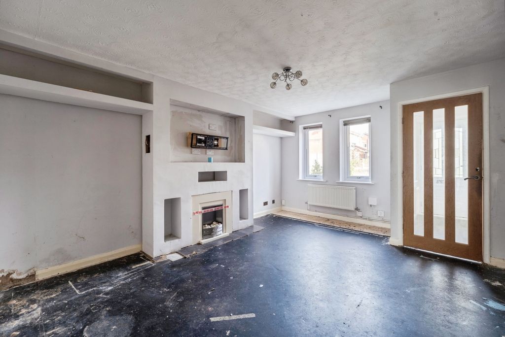 Property photo 3 of 24 Pbox-Img.Jpg