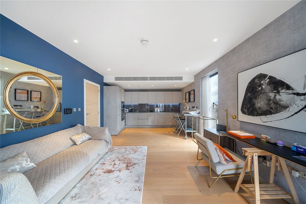 Property photo 3 of 9 Reception