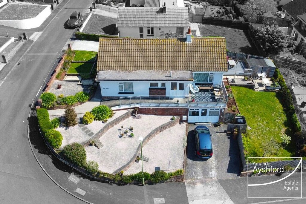 Property photo 1 of 33