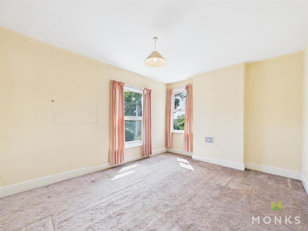 Property photo 3 of 16 Cam05160G0-Pr0089-Still019.Jpg