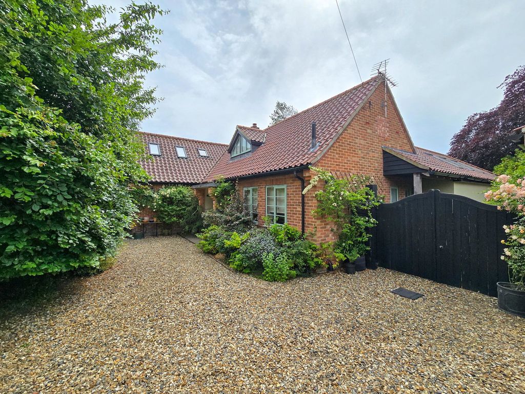 Property photo 1 of 28