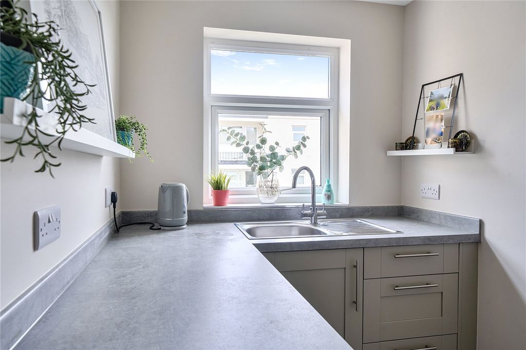 Property photo 3 of 13 Picture No. 12