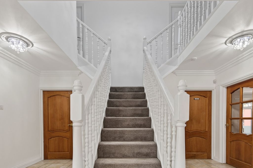 Property photo 2 of 49