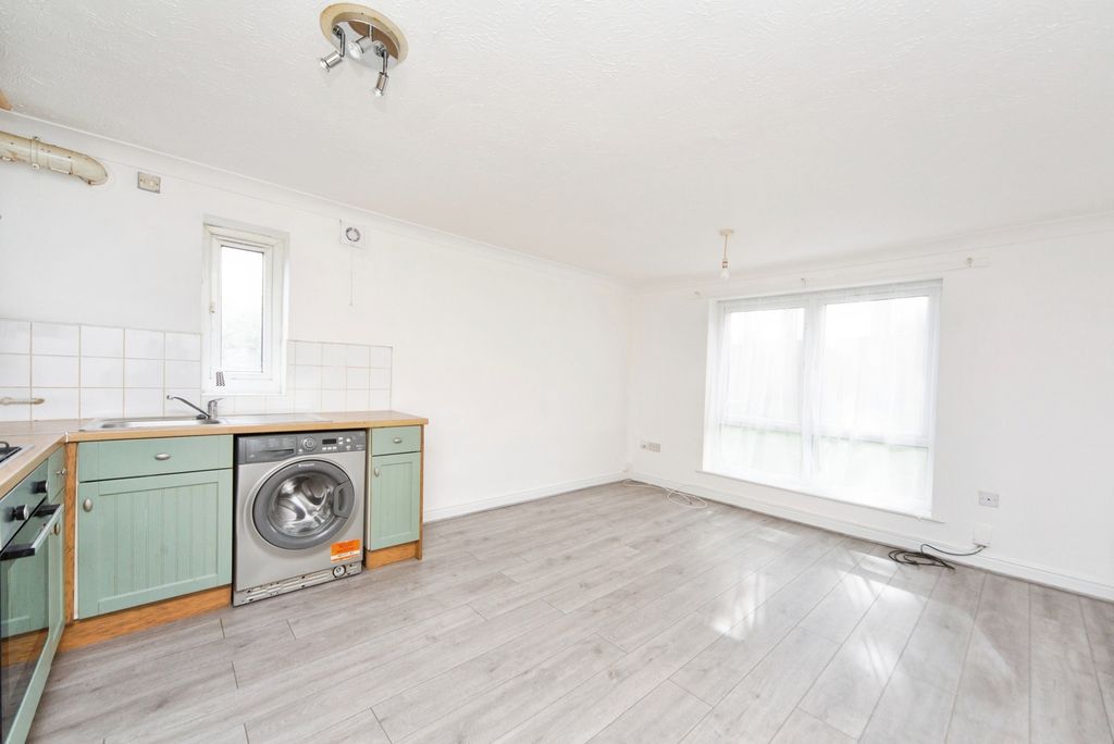 Property photo 3 of 10 Pbox-Img.Jpg
