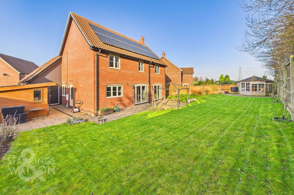 Property photo 1 of 32