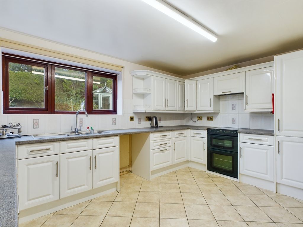 Property photo 2 of 19 Cam01721G0-Pr0049-Still006