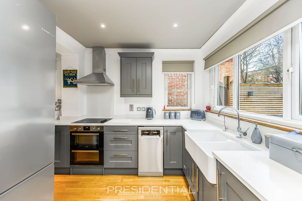 Property photo 3 of 30