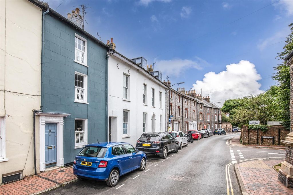 Property photo 2 of 25