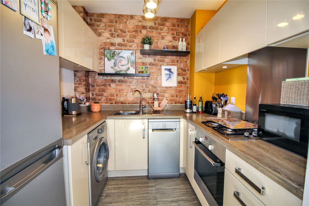 Property photo 3 of 8 Picture No. 02