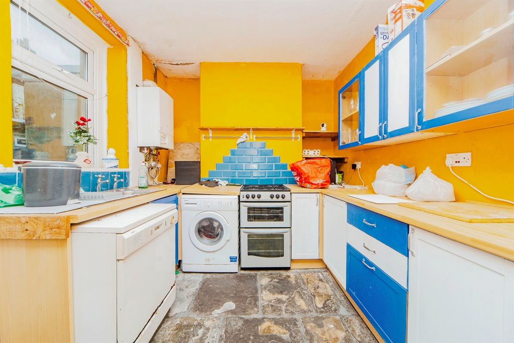 Property photo 3 of 13