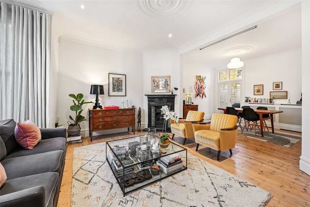 Property photo 2 of 15 Reception/Dining