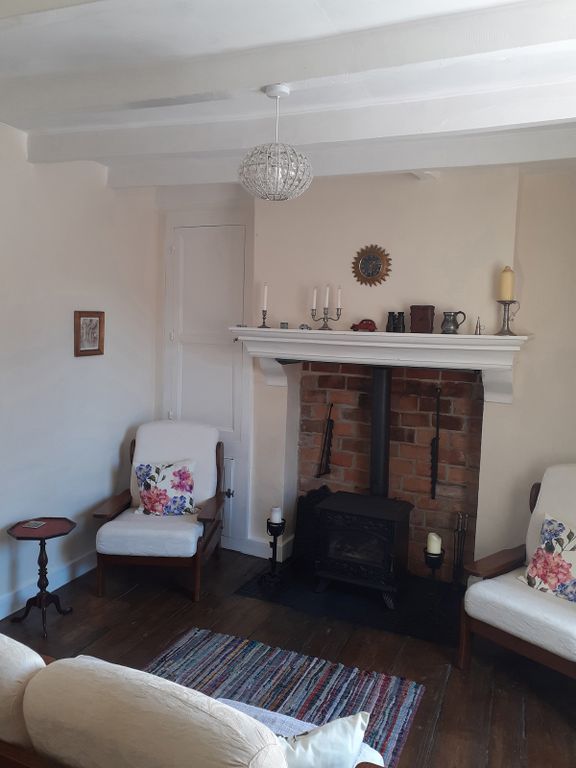 Property photo 2 of 21 Salon