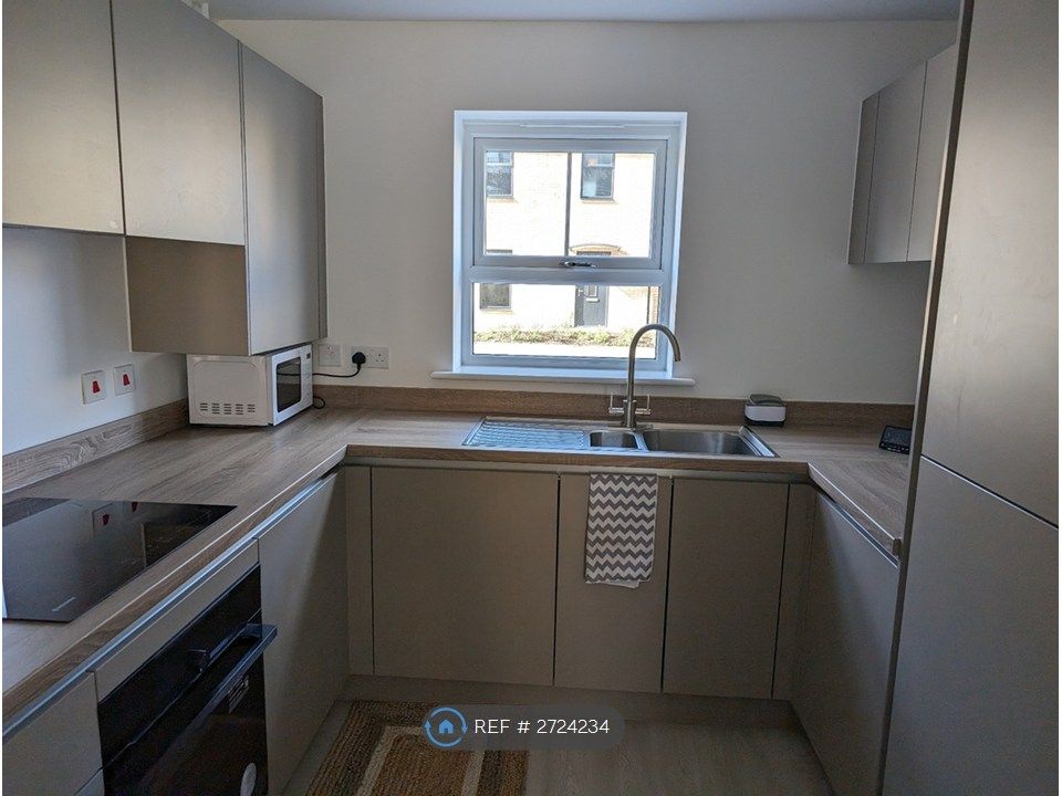 Property photo 3 of 7 Kitchen