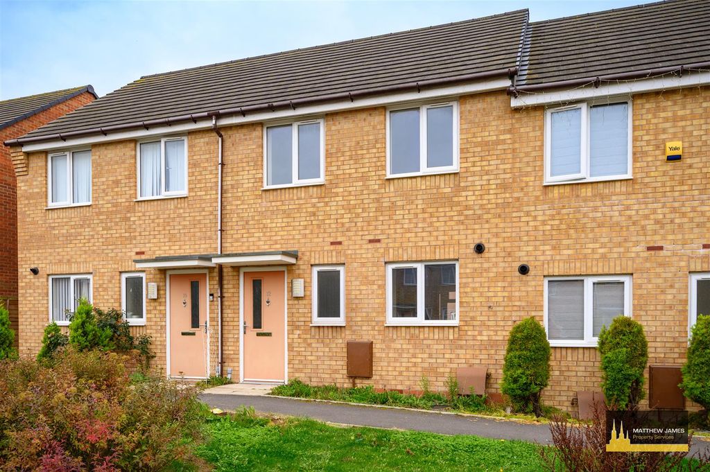 Property photo 1 of 17 Approach