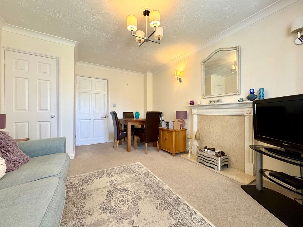 Property photo 3 of 14