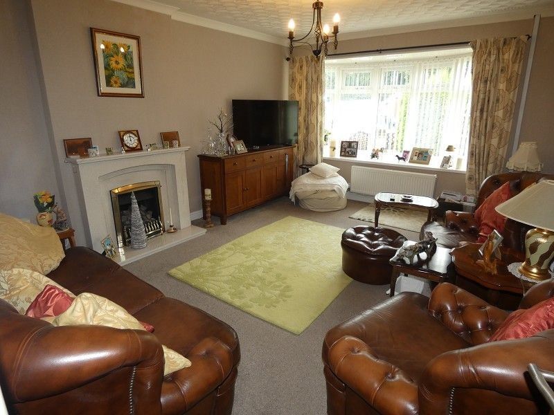 Property photo 2 of 8 Lounge