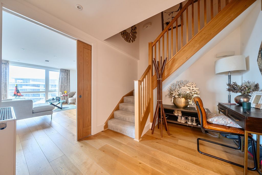 Property photo 3 of 19