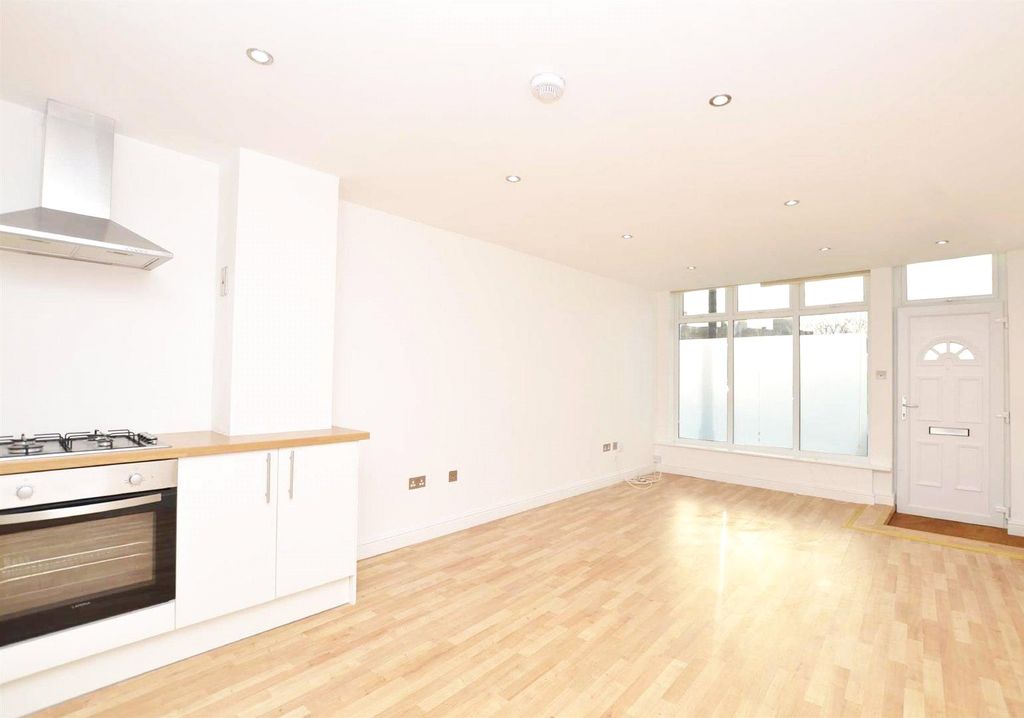 Property photo 2 of 7 Picture No. 03
