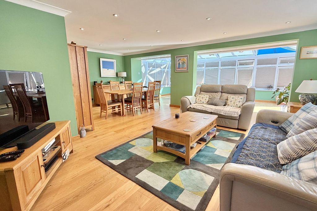 Property photo 2 of 35 Gallery