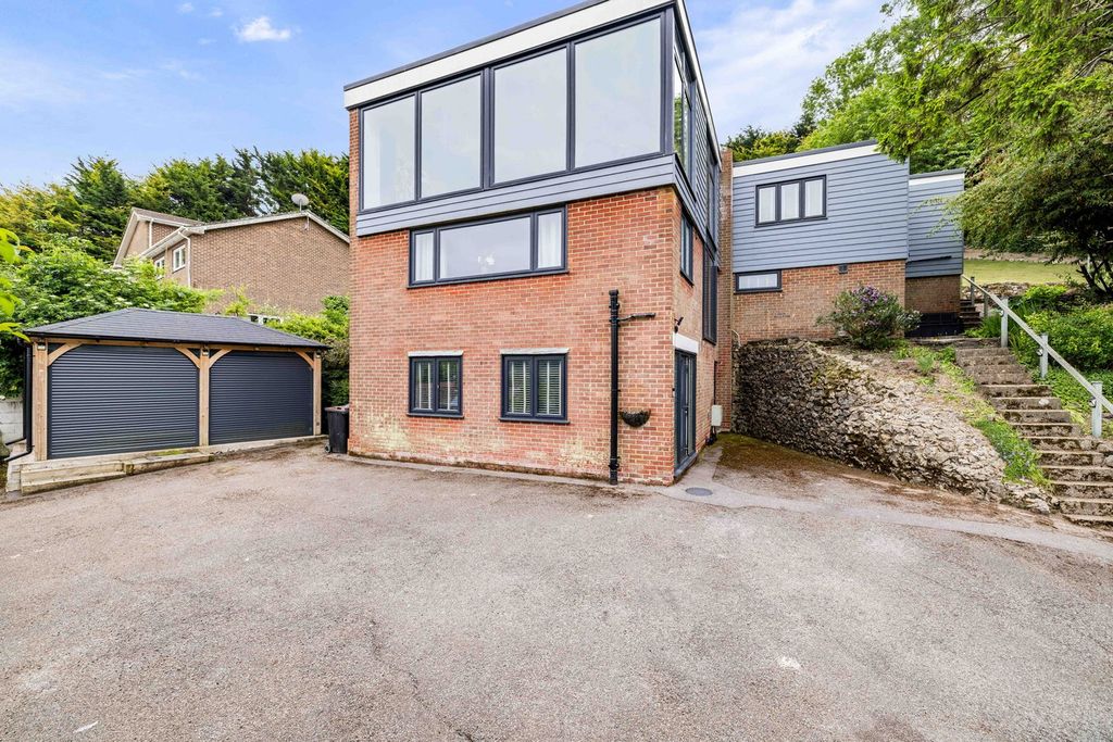 Property photo 1 of 37