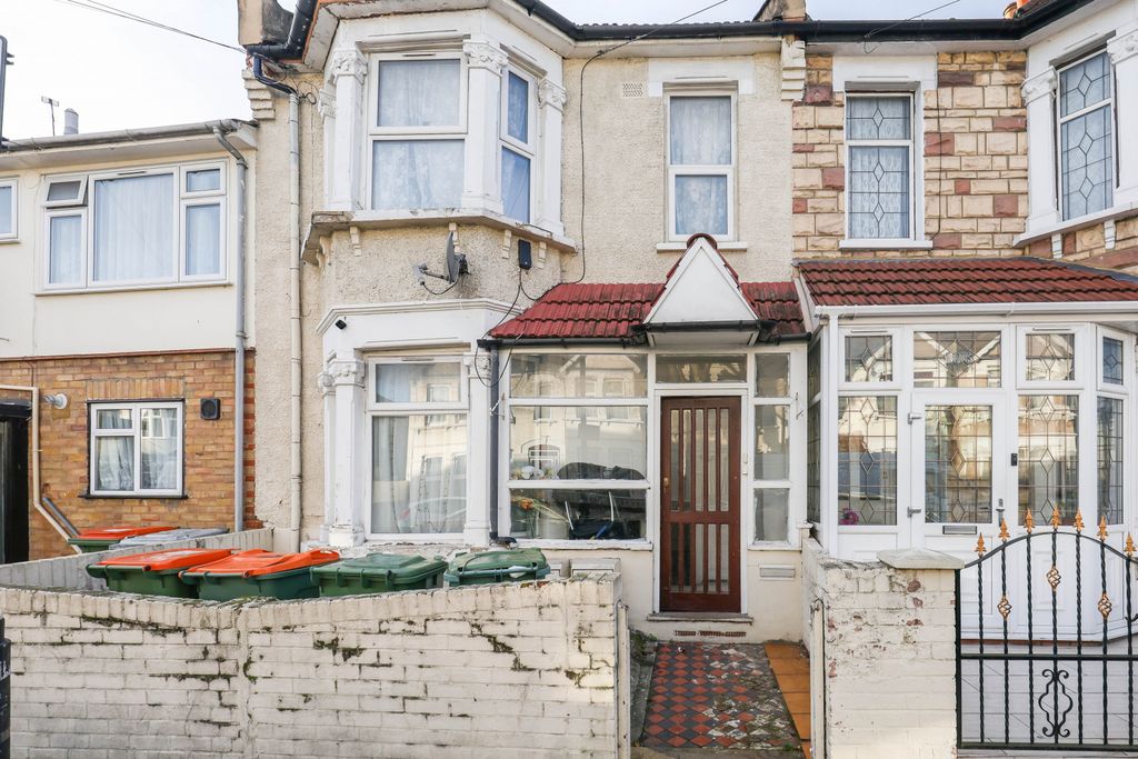 Property photo 3 of 25 Gallery