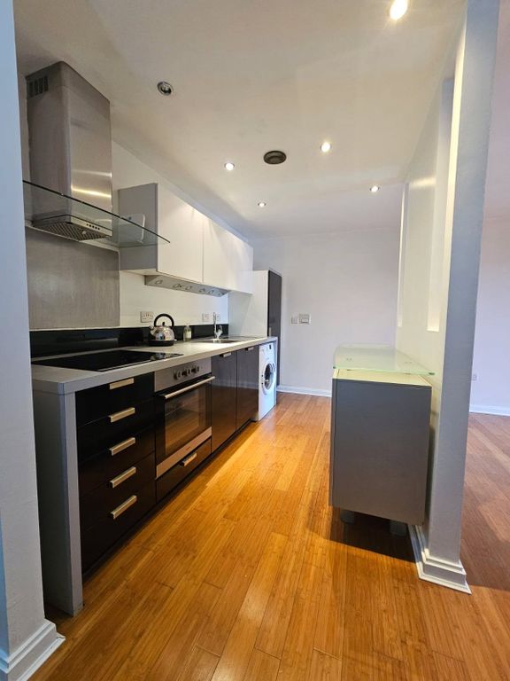 Property photo 2 of 8 Kitchen