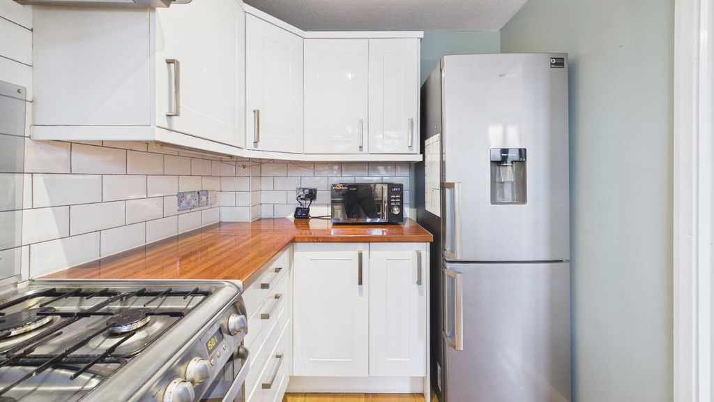 Property photo 3 of 20 4876186