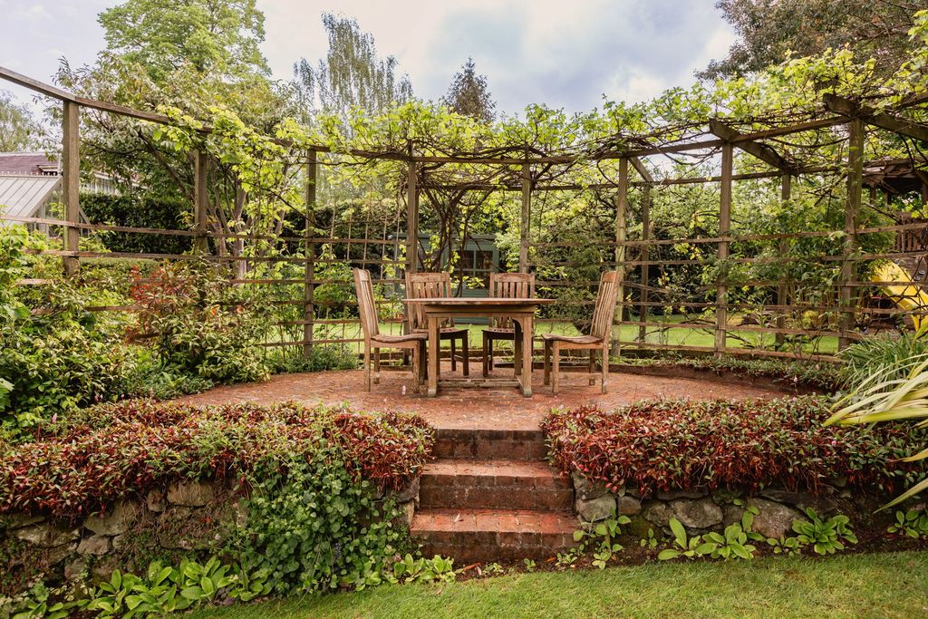 Additional image 29 of 7 bed semi-detached house for saleWesterham Road, Oxted, Surrey RH8