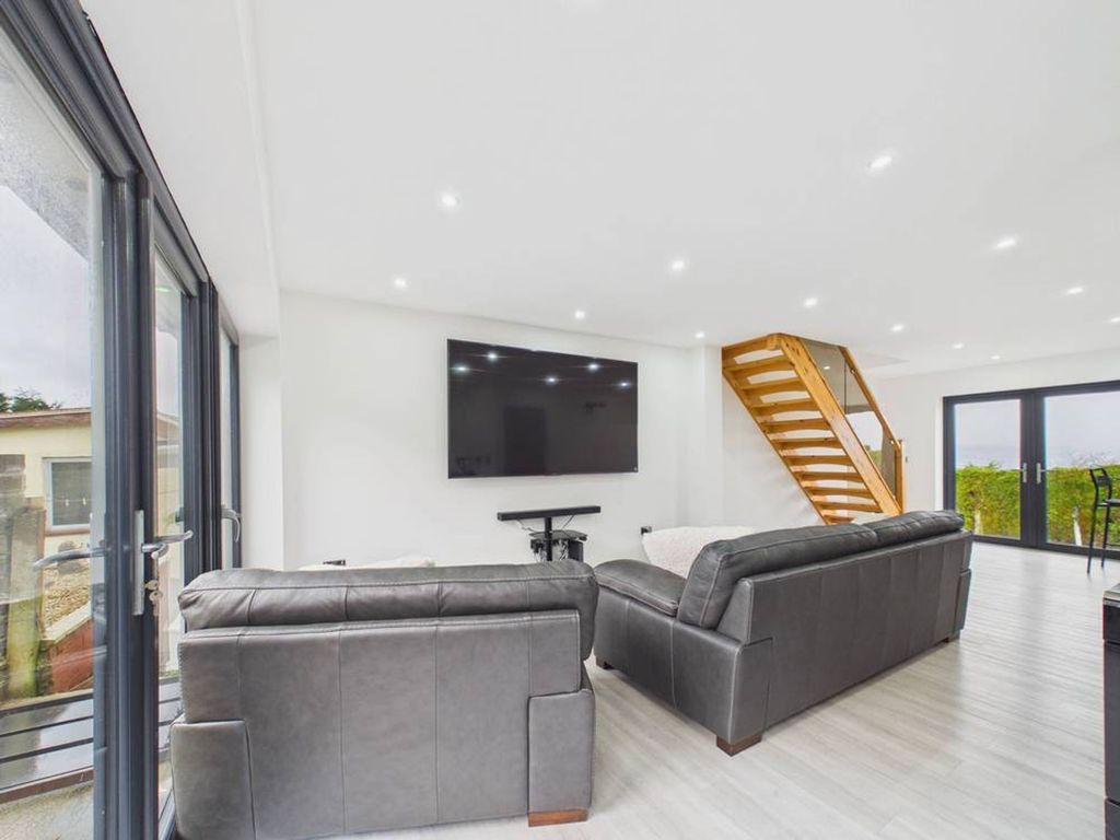 Property photo 2 of 41