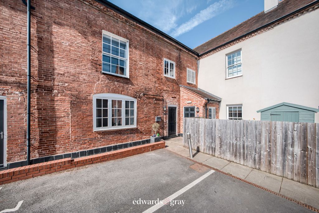 Property photo 1 of 34