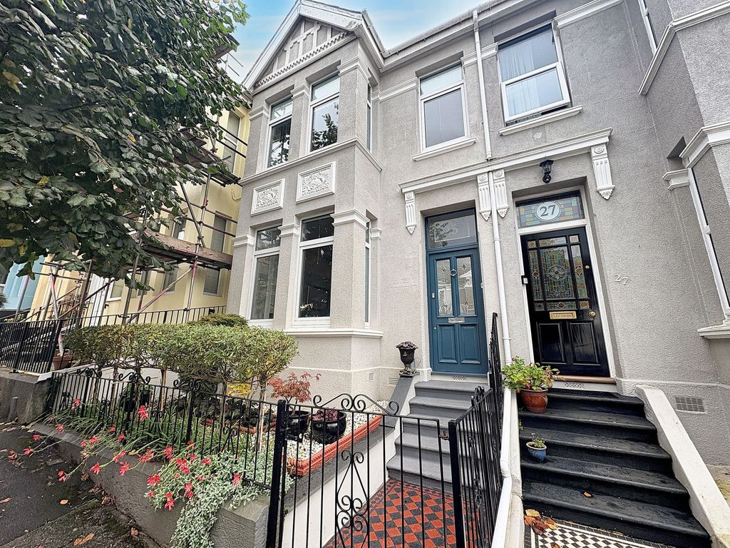 Property photo 1 of 21