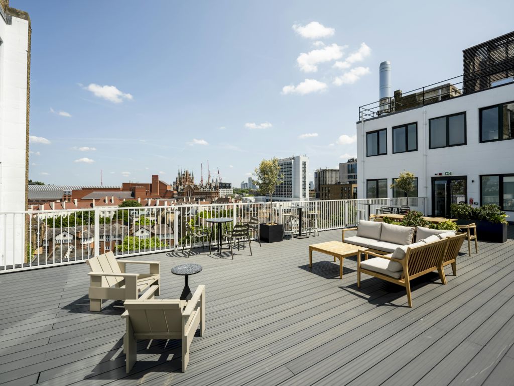 Property photo 2 of 18 Terrace