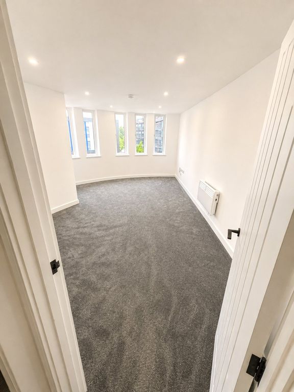 Property photo 2 of 11 Picture No. 35