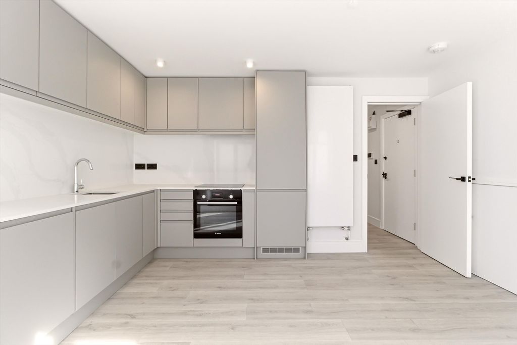 Property photo 3 of 12 Image