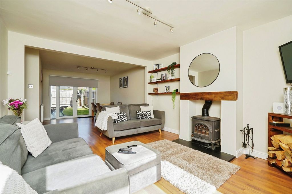 Property photo 2 of 28 Picture No. 21