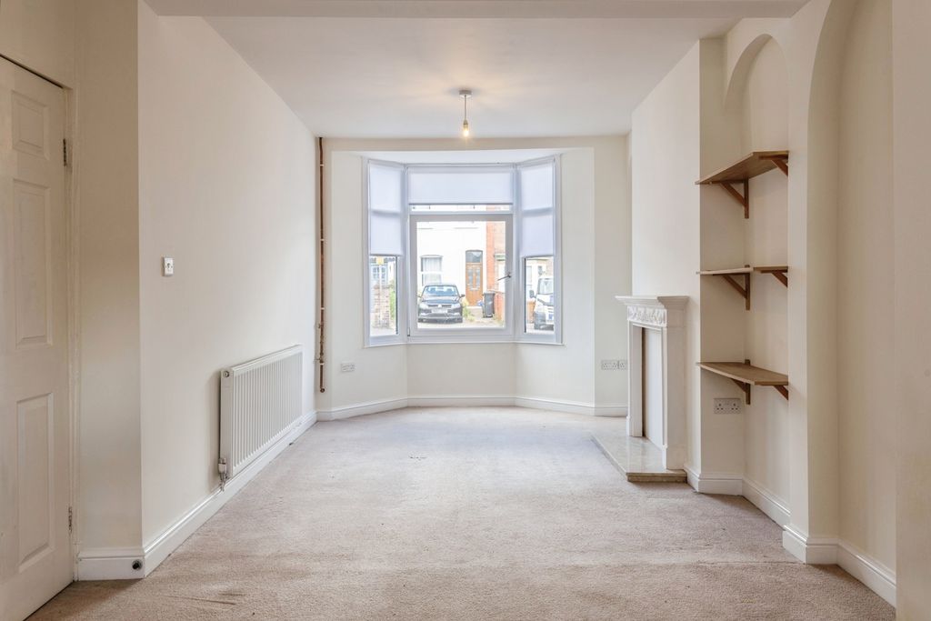 Property photo 3 of 18 Pbox-Img.Jpg