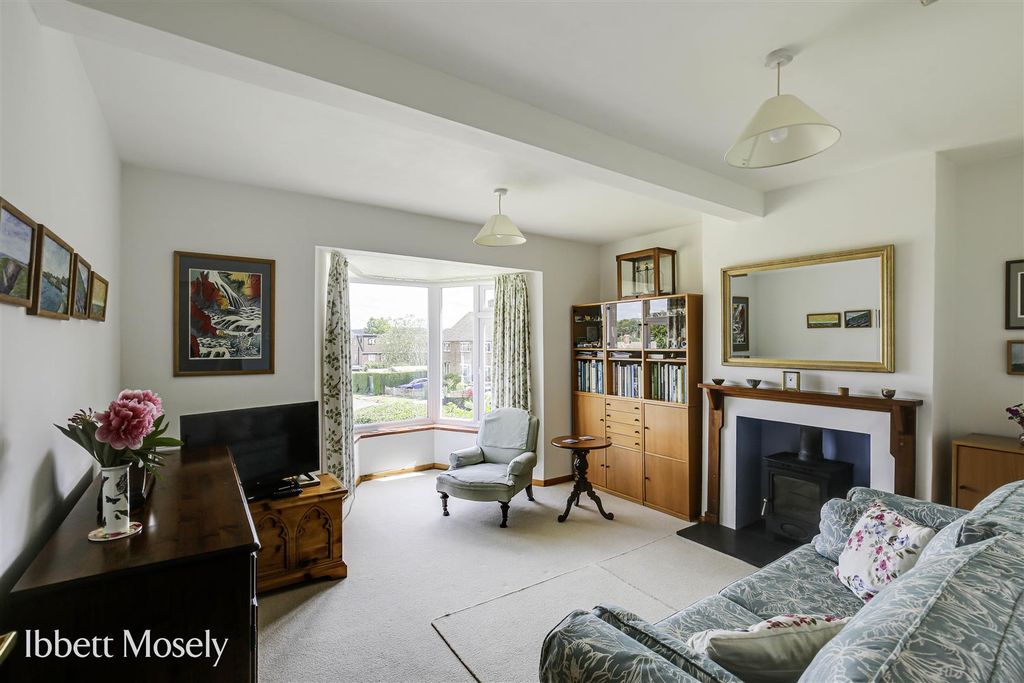 Property photo 3 of 15 6 Sitting Room.Jpg
