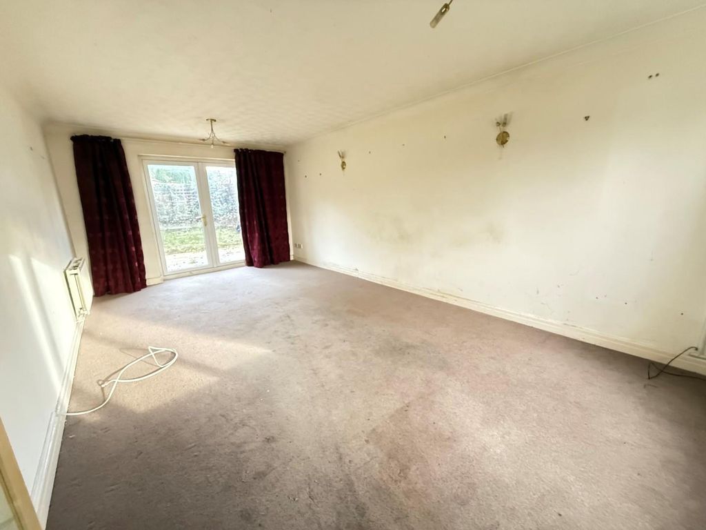 Property photo 2 of 10 5.Jpg