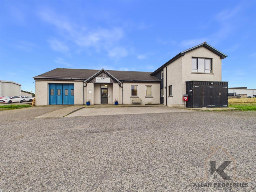 Property photo 1 of 32