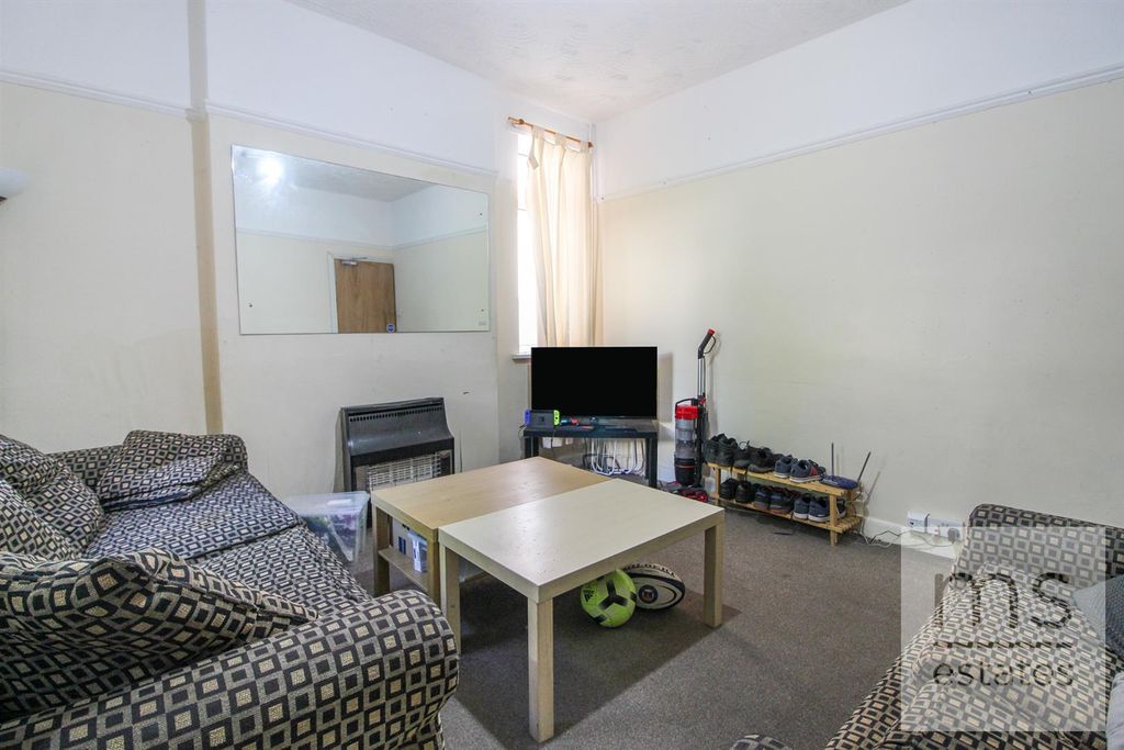 Property photo 3 of 17 Img_1621.Jpg