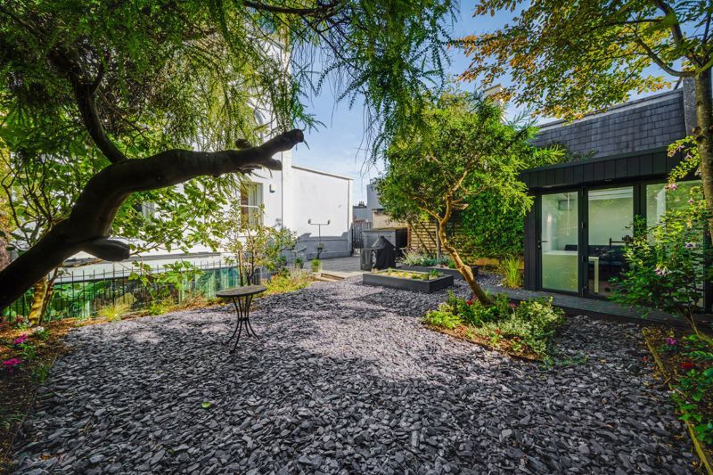 Property photo 2 of 14 Garden