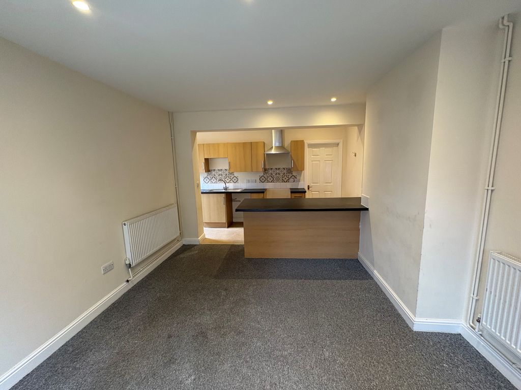 Property photo 3 of 12 Lounge-Kitchen