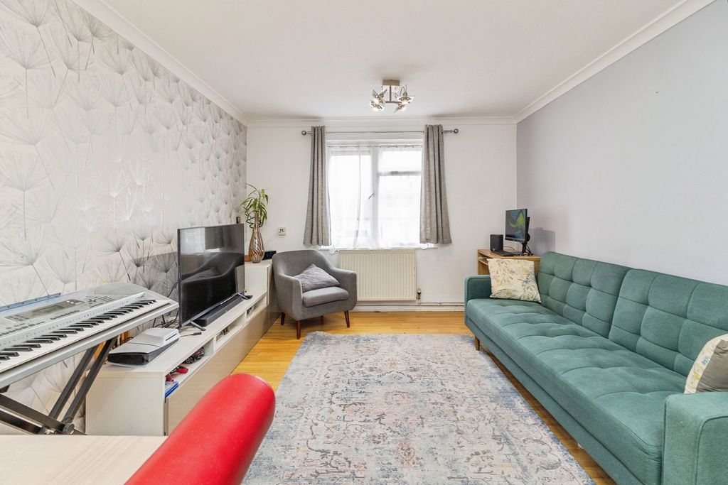 Property photo 3 of 19 Pbox-Img.Jpg